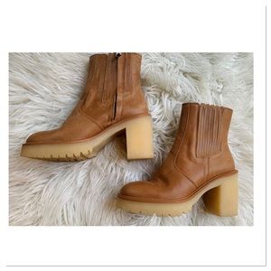 Free People James Chelsea Boots Lug Sole Brown Tan Leather Size 8
